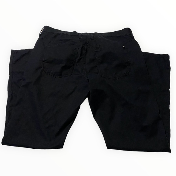 Travis Mathew Golf Pants Lot of 2 Black & Grey Lightweight Men’s Size 36 - Picture 3 of 10